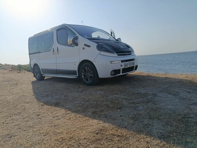 Белый Опель Виваро, объемом двигателя 1.9 л и пробегом 310 тыс. км за 7000 $, фото 1 на Automoto.ua