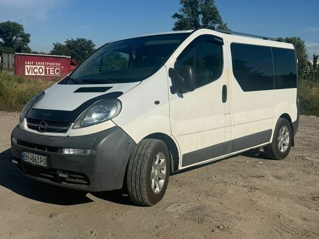 Белый Опель Виваро, объемом двигателя 1.87 л и пробегом 300 тыс. км за 7000 $, фото 1 на Automoto.ua