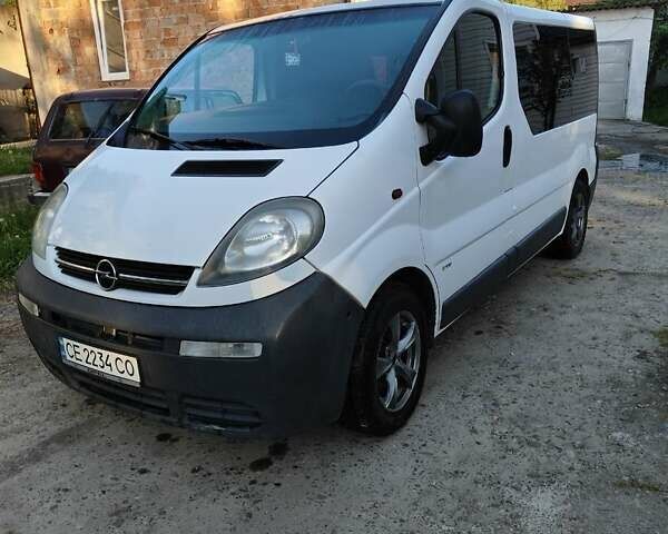 Белый Опель Виваро, объемом двигателя 1.87 л и пробегом 350 тыс. км за 5900 $, фото 1 на Automoto.ua