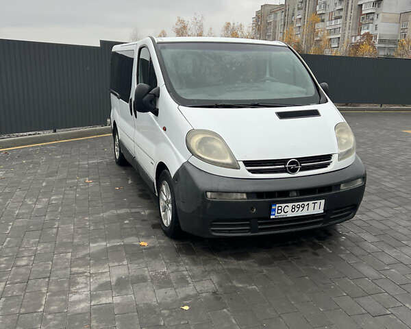 Білий Опель Віваро, об'ємом двигуна 1.9 л та пробігом 390 тис. км за 5850 $, фото 1 на Automoto.ua
