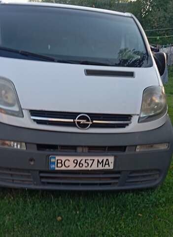 Білий Опель Віваро, об'ємом двигуна 1.9 л та пробігом 315 тис. км за 5600 $, фото 1 на Automoto.ua