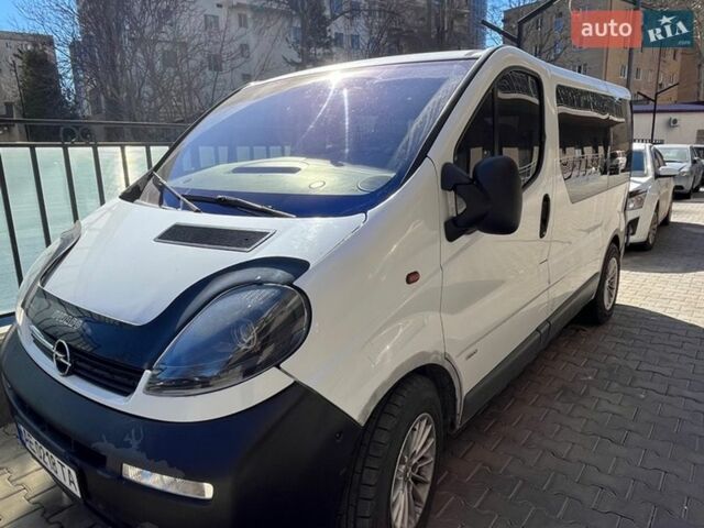 Білий Опель Віваро, об'ємом двигуна 1.87 л та пробігом 346 тис. км за 6650 $, фото 1 на Automoto.ua