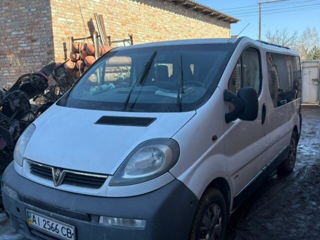 Белый Опель Виваро, объемом двигателя 1.87 л и пробегом 300 тыс. км за 6000 $, фото 1 на Automoto.ua