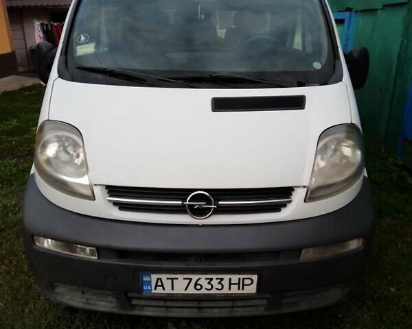 Белый Опель Виваро, объемом двигателя 1.87 л и пробегом 250 тыс. км за 6100 $, фото 1 на Automoto.ua