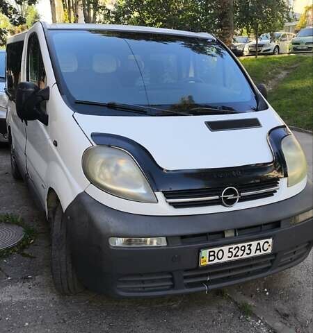 Білий Опель Віваро, об'ємом двигуна 1.9 л та пробігом 449 тис. км за 5500 $, фото 1 на Automoto.ua