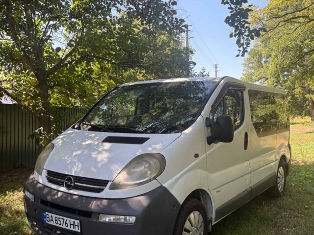 Білий Опель Віваро, об'ємом двигуна 1.9 л та пробігом 300 тис. км за 6000 $, фото 1 на Automoto.ua