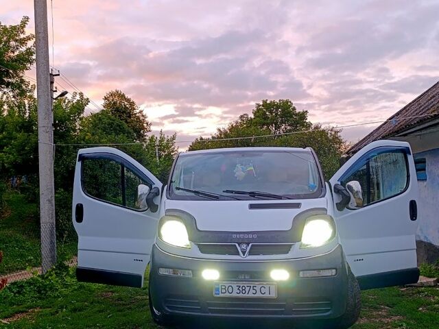 Белый Опель Виваро, объемом двигателя 1.9 л и пробегом 300 тыс. км за 6200 $, фото 1 на Automoto.ua