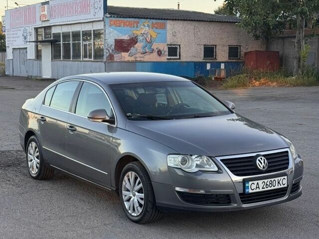 Білий Опель Віваро, об'ємом двигуна 1.9 л та пробігом 299 тис. км за 4500 $, фото 1 на Automoto.ua