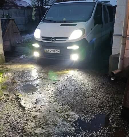 Білий Опель Віваро, об'ємом двигуна 1.9 л та пробігом 340 тис. км за 5300 $, фото 1 на Automoto.ua