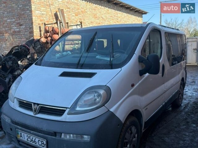 Белый Опель Виваро, объемом двигателя 1.87 л и пробегом 300 тыс. км за 6000 $, фото 1 на Automoto.ua