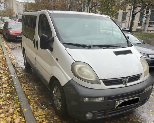 Білий Опель Віваро, об'ємом двигуна 1.9 л та пробігом 150 тис. км за 6000 $, фото 1 на Automoto.ua