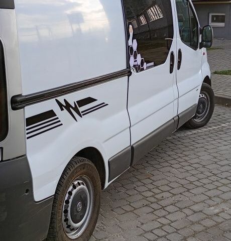 Белый Опель Виваро, объемом двигателя 1.9 л и пробегом 198 тыс. км за 5800 $, фото 1 на Automoto.ua