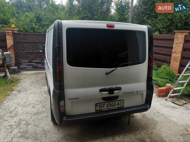 Белый Опель Виваро, объемом двигателя 1.9 л и пробегом 369 тыс. км за 6000 $, фото 1 на Automoto.ua