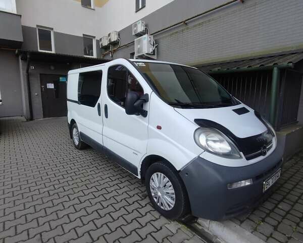 Белый Опель Виваро, объемом двигателя 1.87 л и пробегом 284 тыс. км за 5500 $, фото 1 на Automoto.ua