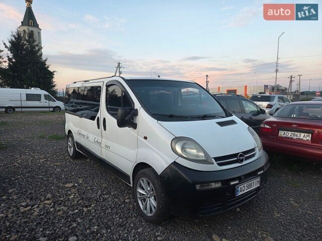 Белый Опель Виваро, объемом двигателя 1.87 л и пробегом 299 тыс. км за 4900 $, фото 1 на Automoto.ua