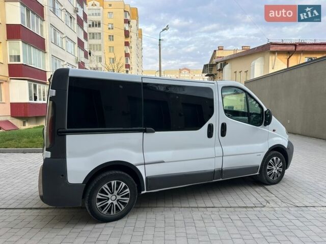 Білий Опель Віваро, об'ємом двигуна 1.9 л та пробігом 240 тис. км за 6700 $, фото 1 на Automoto.ua