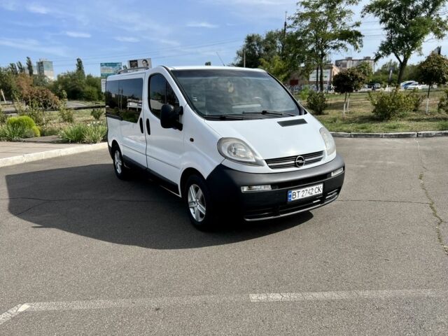 Белый Опель Виваро, объемом двигателя 1.9 л и пробегом 385 тыс. км за 5999 $, фото 1 на Automoto.ua