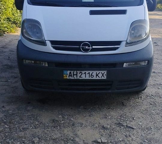 Белый Опель Виваро, объемом двигателя 1.87 л и пробегом 346 тыс. км за 5800 $, фото 1 на Automoto.ua