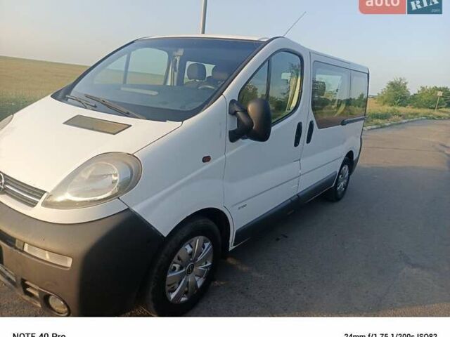 Белый Опель Виваро, объемом двигателя 1.87 л и пробегом 340 тыс. км за 6700 $, фото 1 на Automoto.ua