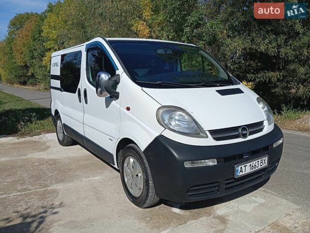 Белый Опель Виваро, объемом двигателя 1.9 л и пробегом 376 тыс. км за 5500 $, фото 1 на Automoto.ua