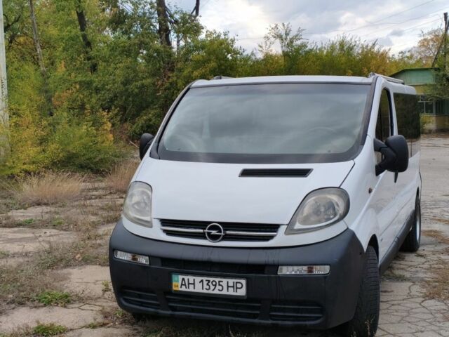 Белый Опель Виваро, объемом двигателя 1.9 л и пробегом 381 тыс. км за 6900 $, фото 1 на Automoto.ua