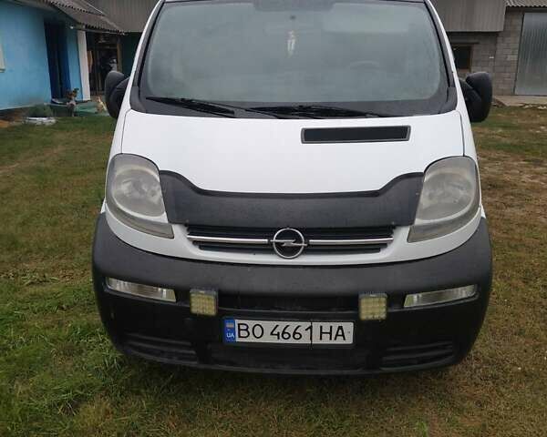 Білий Опель Віваро, об'ємом двигуна 1.9 л та пробігом 391 тис. км за 6300 $, фото 1 на Automoto.ua