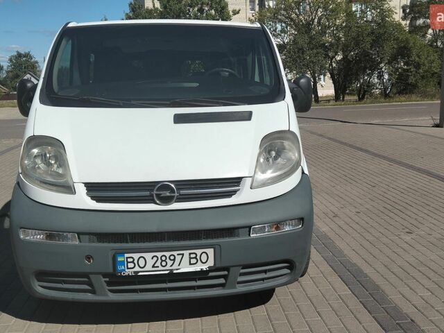 Білий Опель Віваро, об'ємом двигуна 1.87 л та пробігом 390 тис. км за 6100 $, фото 1 на Automoto.ua