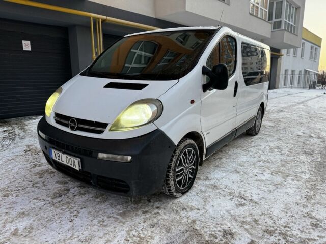 Білий Опель Віваро, об'ємом двигуна 1.9 л та пробігом 260 тис. км за 3700 $, фото 1 на Automoto.ua