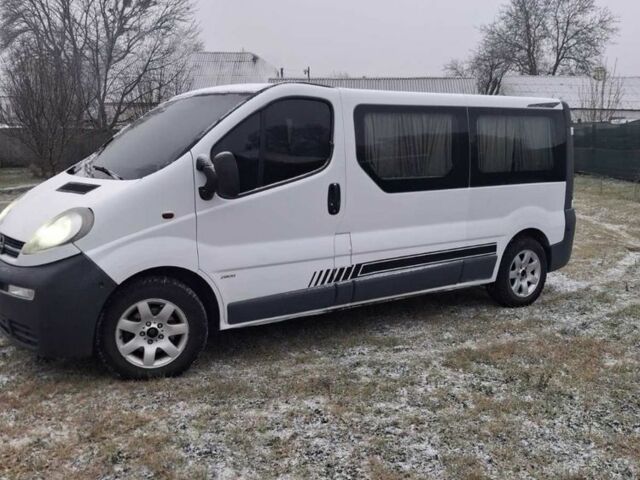 Білий Опель Віваро, об'ємом двигуна 1.9 л та пробігом 350 тис. км за 6800 $, фото 1 на Automoto.ua