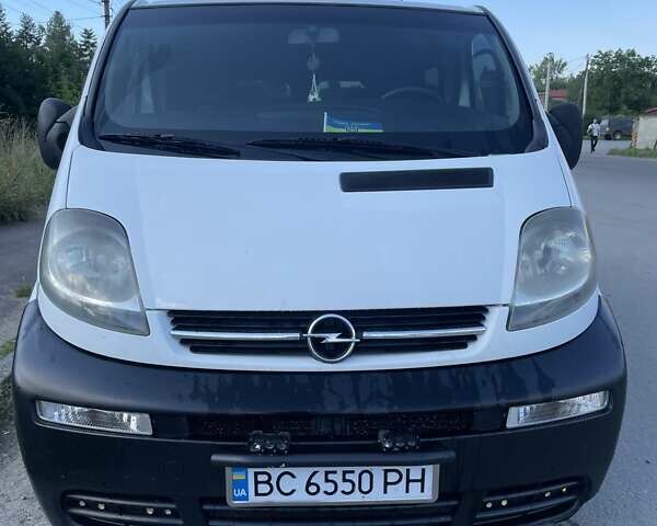 Білий Опель Віваро, об'ємом двигуна 1.9 л та пробігом 304 тис. км за 6999 $, фото 1 на Automoto.ua