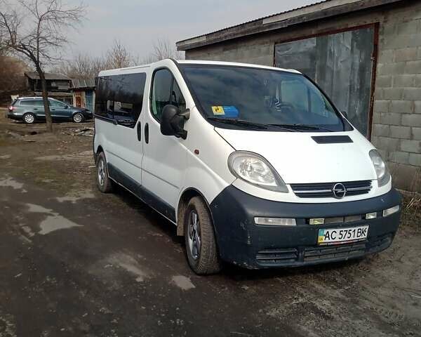 Белый Опель Виваро, объемом двигателя 1.9 л и пробегом 310 тыс. км за 6500 $, фото 1 на Automoto.ua