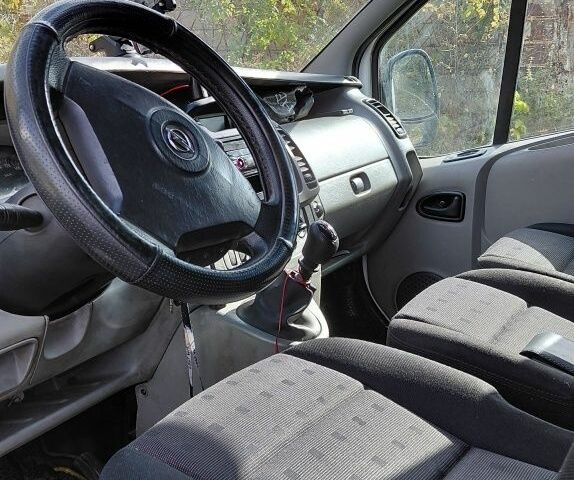 Білий Опель Віваро, об'ємом двигуна 1.9 л та пробігом 323 тис. км за 6800 $, фото 1 на Automoto.ua