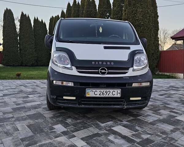 Білий Опель Віваро, об'ємом двигуна 1.9 л та пробігом 263 тис. км за 6000 $, фото 1 на Automoto.ua