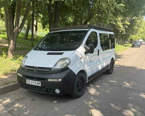 Белый Опель Виваро, объемом двигателя 1.87 л и пробегом 250 тыс. км за 7500 $, фото 1 на Automoto.ua