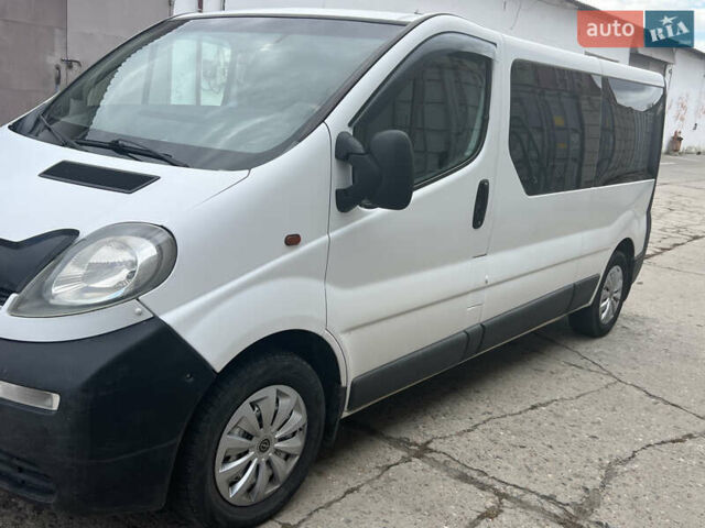 Білий Опель Віваро, об'ємом двигуна 1.87 л та пробігом 310 тис. км за 7400 $, фото 1 на Automoto.ua
