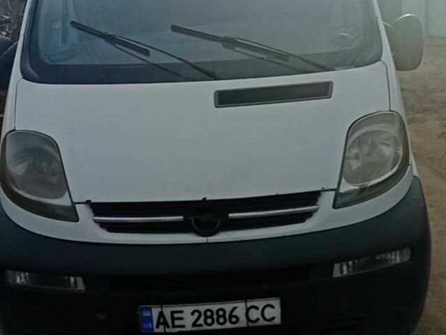 Білий Опель Віваро, об'ємом двигуна 2.5 л та пробігом 430 тис. км за 7498 $, фото 1 на Automoto.ua