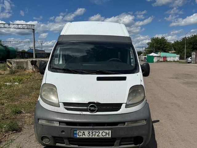 Білий Опель Віваро, об'ємом двигуна 1.9 л та пробігом 445 тис. км за 4200 $, фото 1 на Automoto.ua