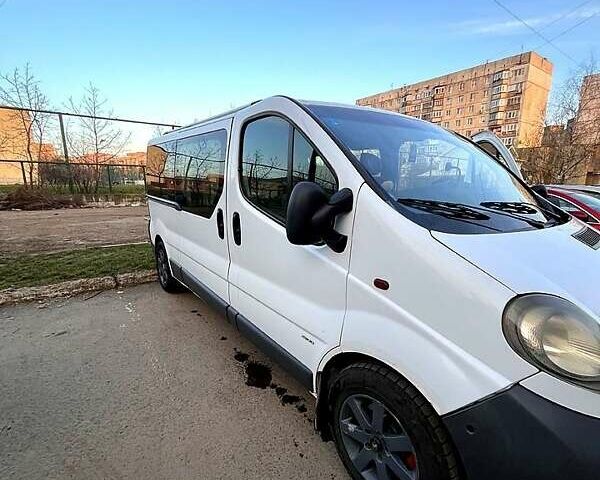 Белый Опель Виваро, объемом двигателя 1.9 л и пробегом 472 тыс. км за 8400 $, фото 1 на Automoto.ua