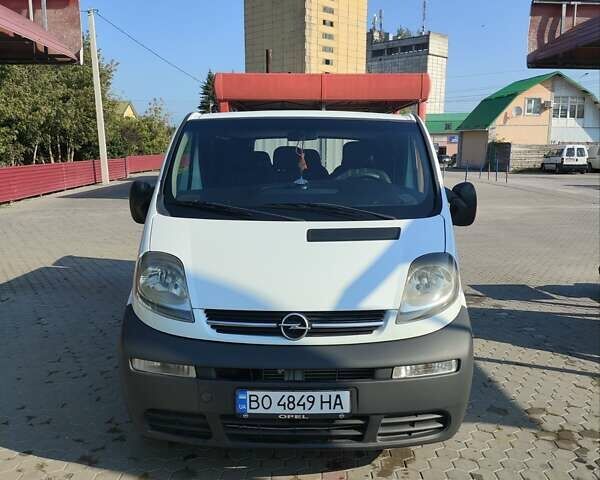 Белый Опель Виваро, объемом двигателя 1.9 л и пробегом 390 тыс. км за 6700 $, фото 1 на Automoto.ua