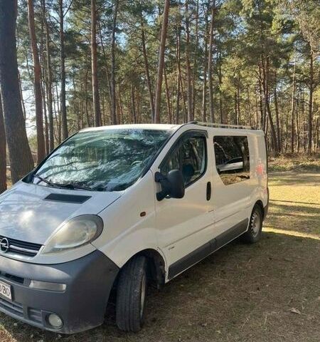 Белый Опель Виваро, объемом двигателя 1.9 л и пробегом 499 тыс. км за 6500 $, фото 1 на Automoto.ua
