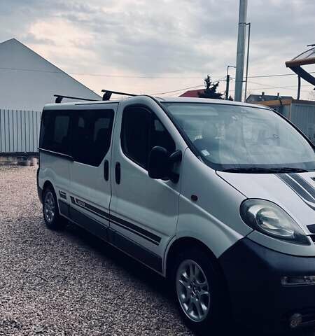 Білий Опель Віваро, об'ємом двигуна 1.9 л та пробігом 130 тис. км за 6571 $, фото 1 на Automoto.ua