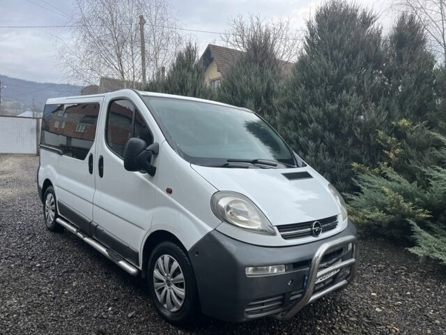 Белый Опель Виваро, объемом двигателя 1.9 л и пробегом 220 тыс. км за 5900 $, фото 1 на Automoto.ua