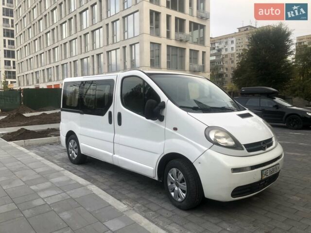 Белый Опель Виваро, объемом двигателя 1.87 л и пробегом 200 тыс. км за 7900 $, фото 1 на Automoto.ua