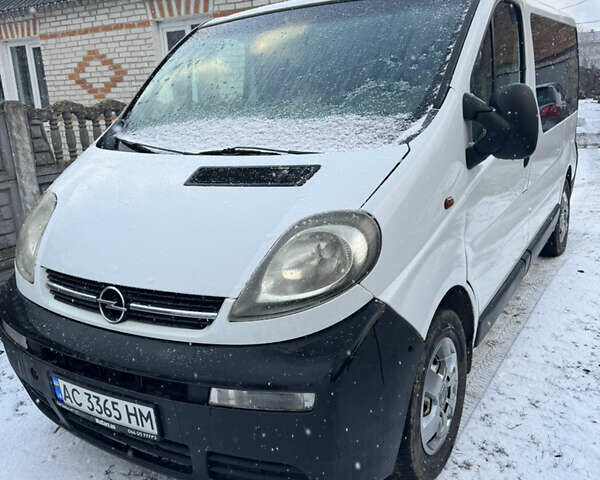 Белый Опель Виваро, объемом двигателя 1.87 л и пробегом 402 тыс. км за 5900 $, фото 1 на Automoto.ua