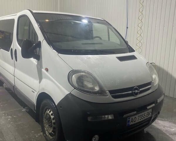 Белый Опель Виваро, объемом двигателя 1.9 л и пробегом 250 тыс. км за 6800 $, фото 1 на Automoto.ua