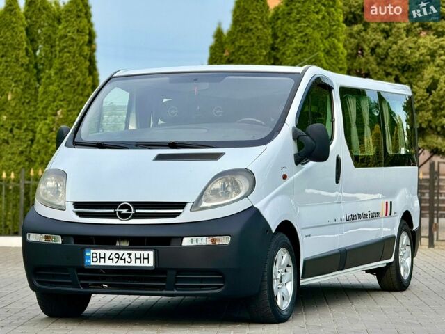 Белый Опель Виваро, объемом двигателя 1.9 л и пробегом 329 тыс. км за 8500 $, фото 1 на Automoto.ua