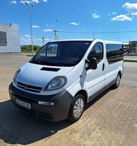 Белый Опель Виваро, объемом двигателя 1.9 л и пробегом 236 тыс. км за 5800 $, фото 1 на Automoto.ua