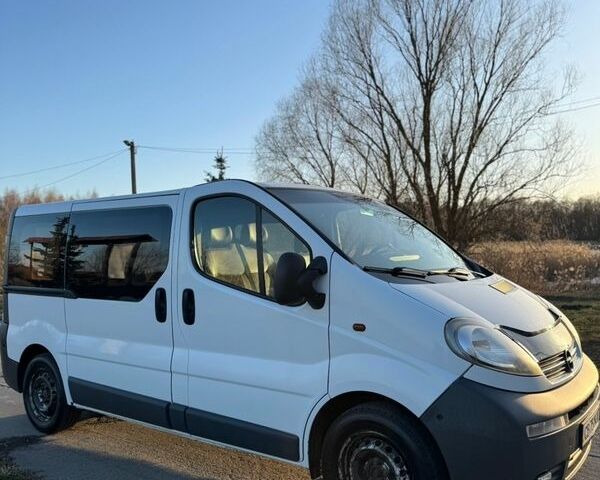 Білий Опель Віваро, об'ємом двигуна 0 л та пробігом 262 тис. км за 8500 $, фото 1 на Automoto.ua