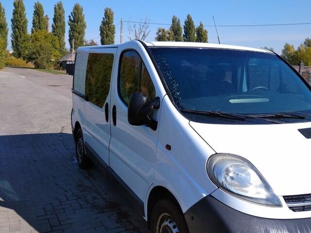 Білий Опель Віваро, об'ємом двигуна 1.87 л та пробігом 363 тис. км за 6500 $, фото 1 на Automoto.ua