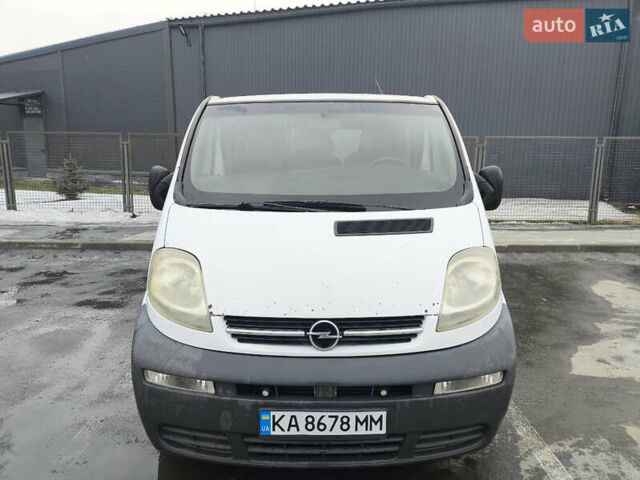 Білий Опель Віваро, об'ємом двигуна 1.9 л та пробігом 364 тис. км за 6500 $, фото 1 на Automoto.ua